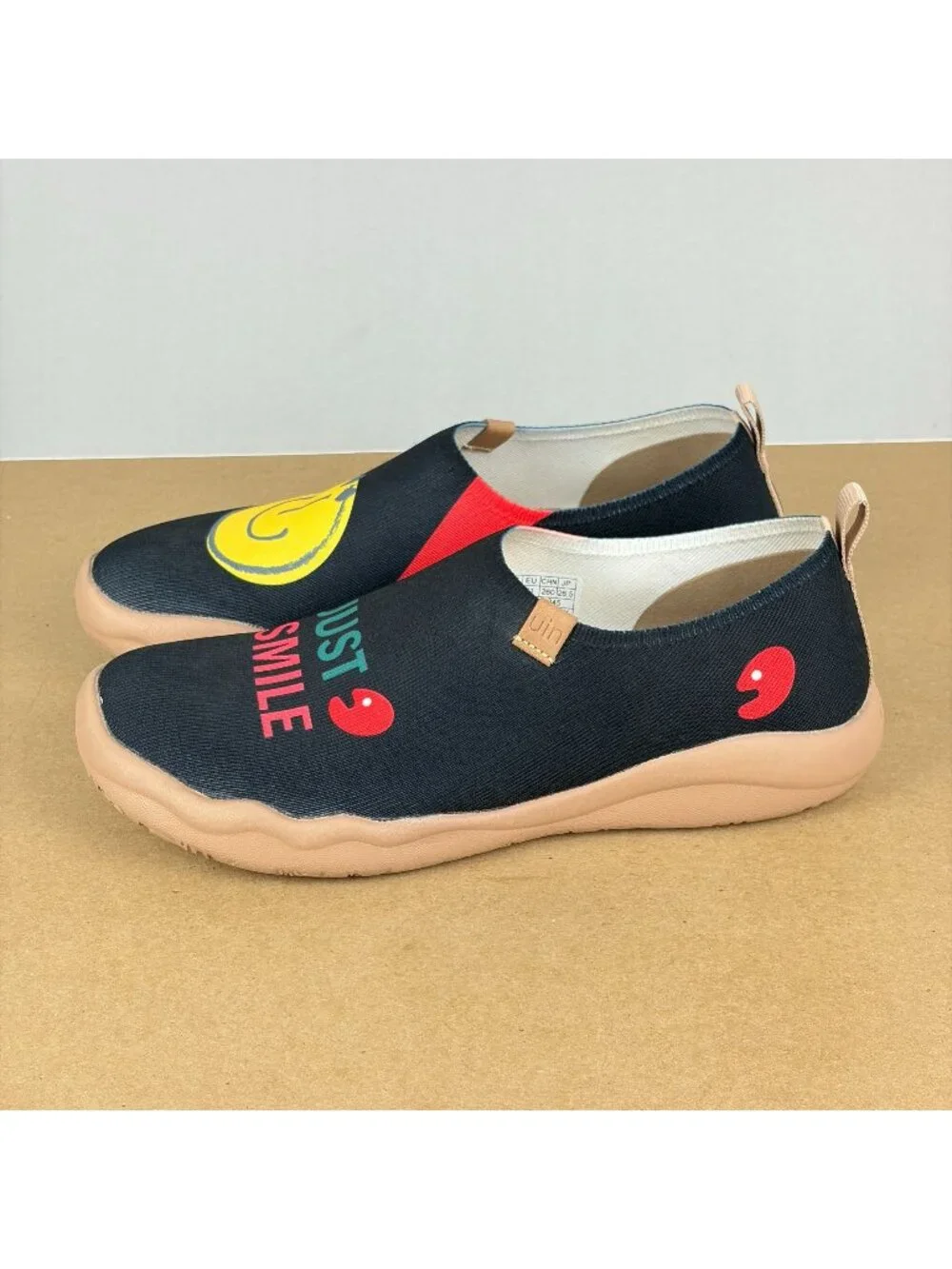 UIN Just Smile Happy Face Slip On Casual Shoes Womens 9.5 Black Red Yellow
